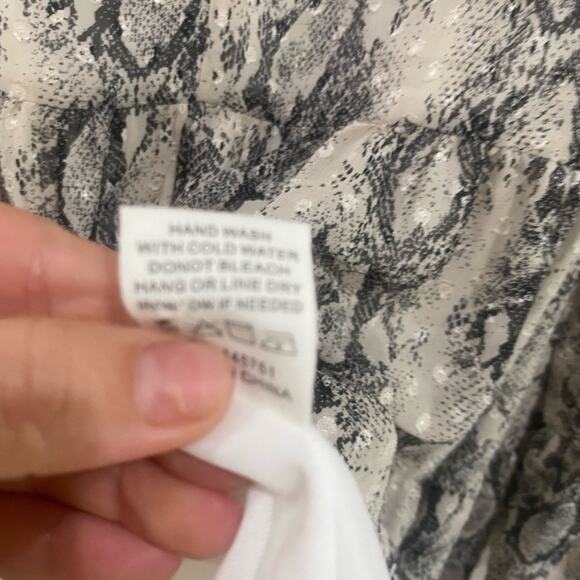 Altar'd State Snakeskin Tiered Mini Dress Bell Sleeve Boho Gypsy Babydoll Sz XS - Picture 10 of 11